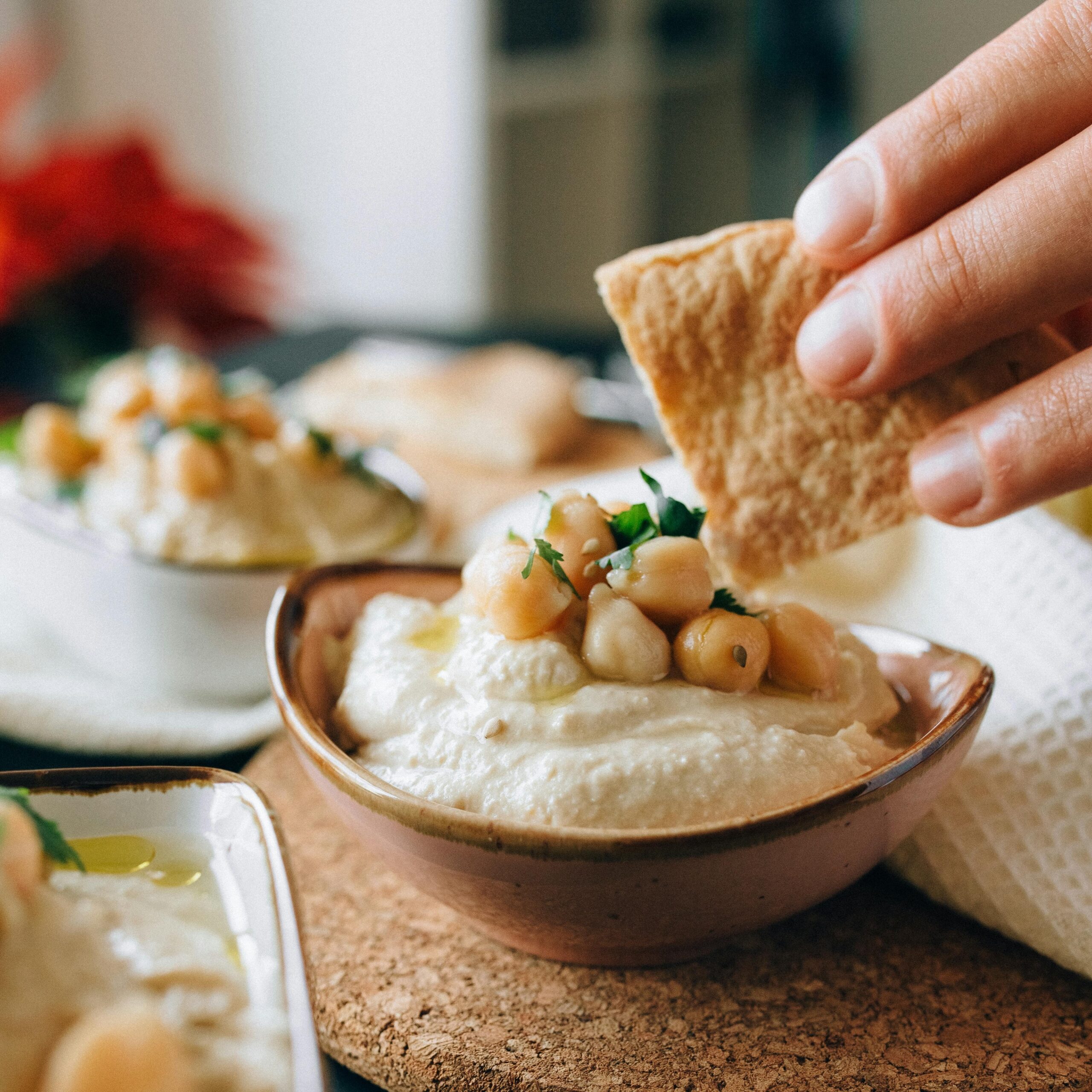 Avinžirnių humusas su duonele