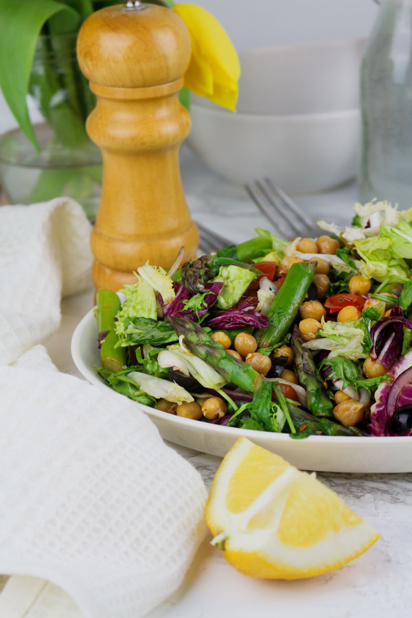 Salotos su smidrais ir avinžirniais